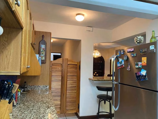 Bella casa de 2 plantas en VENTA dentro de condominio en Rhormoser