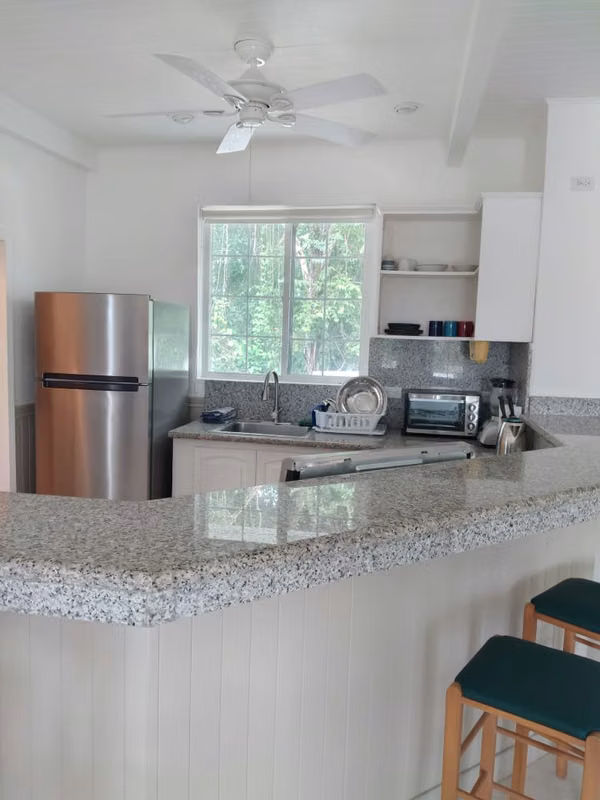 Marbella | Vista al Mar a unos cuantos pasos de la Playa | Condominio | Guanacaste | Excelente Precio