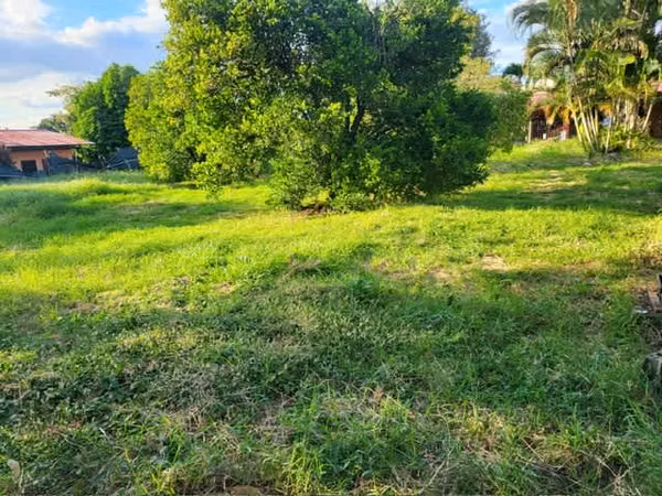 Propiedad para desarrollar inmobiliario - bodegas - Inmediaciones Parque Valle Del Sol
