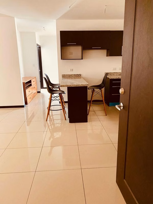 Se vende apartamento de 2 cuartos en La Guácima