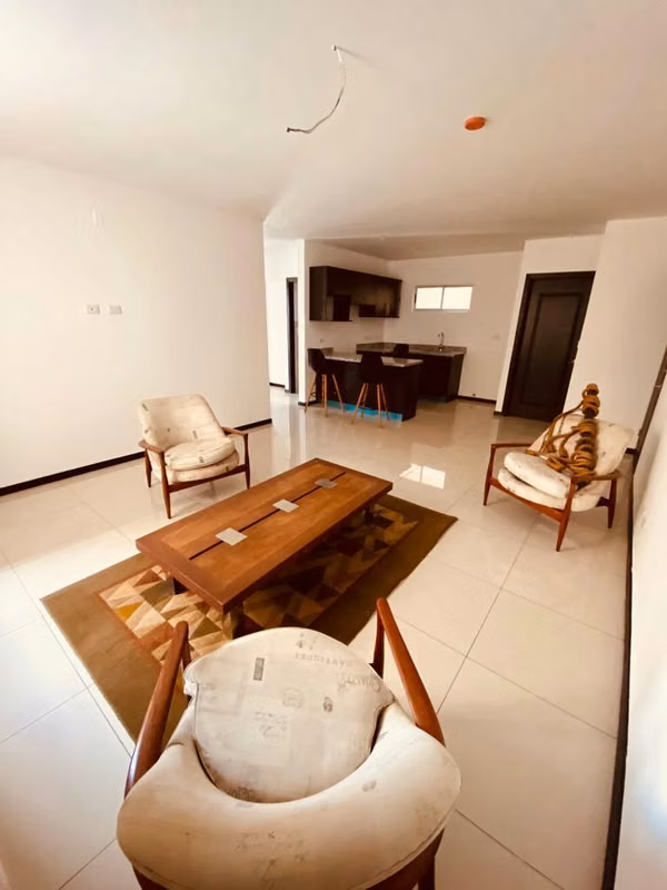 Se vende apartamento de 2 cuartos en La Guácima