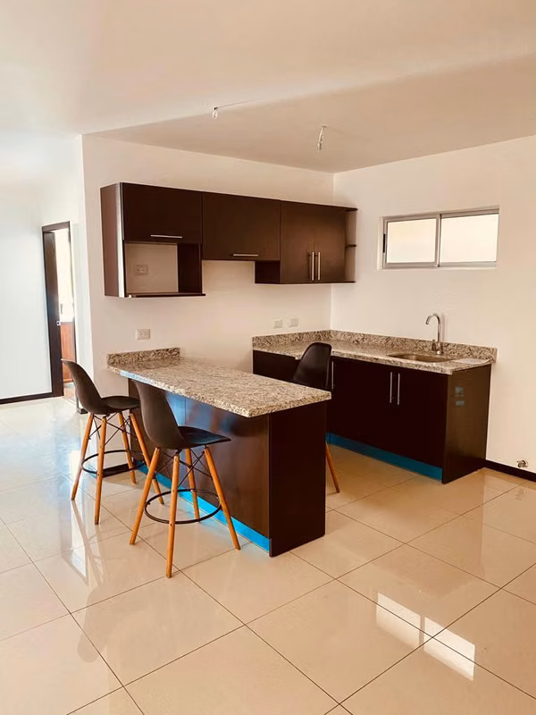 Se vende apartamento de 2 cuartos en La Guácima