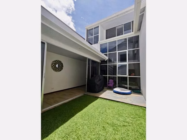 Venta de Casa en Lomas de Ayarco Sur, Curridabat 5890