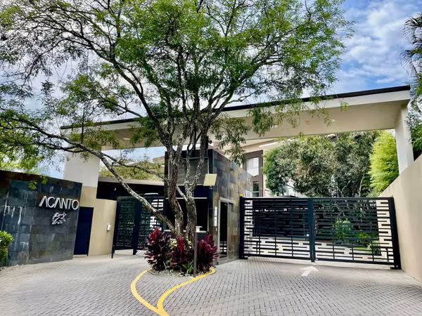 Apartamento en Alquiler en Santa Ana de 2 Hab. con AC, y Línea Blanca de Cocina y Lavado