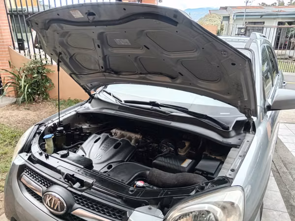 KIA SPORTAGE LX