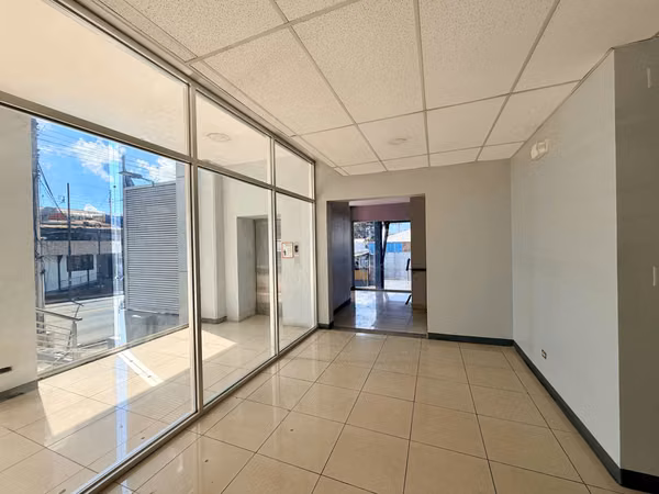 Alquiler Edificio en Guadalupe / Uso Comercial / Super ubicación