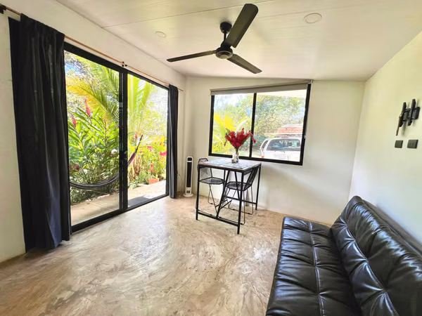 Cerca de Playa Montezuma – 4,000 m² + Casa – $210,000