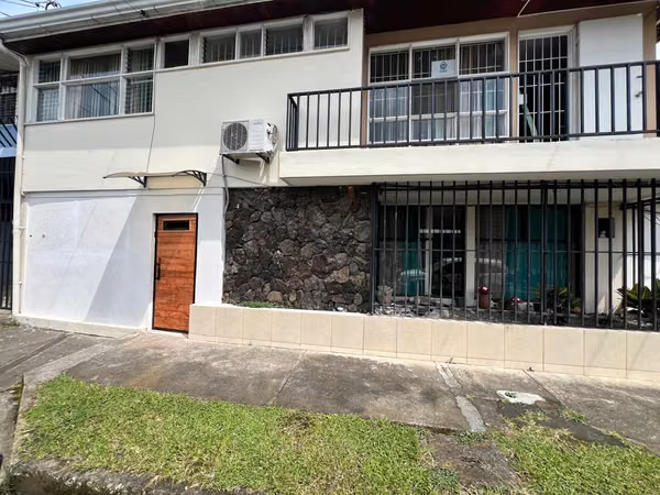 2 bdr, 2 baths apartment in East section of San José