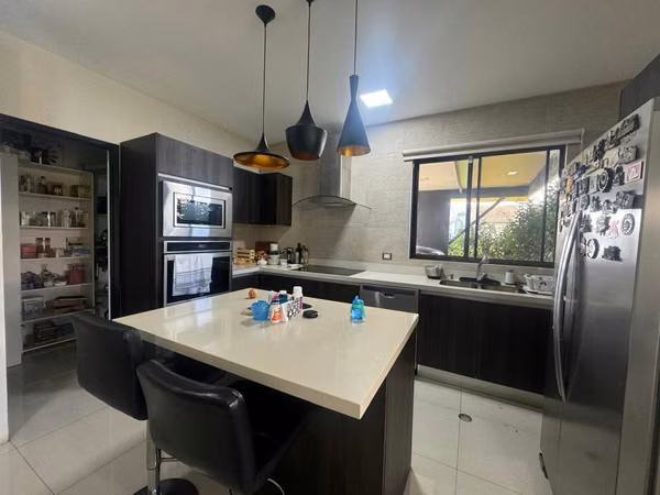 Venta de Casa en Exclusivo Condominio En La Garita de Alajuela