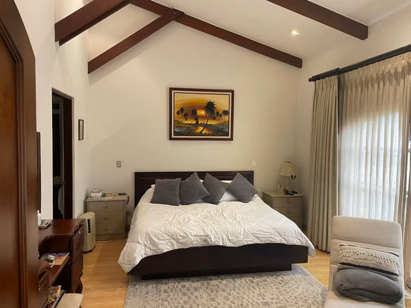 Venta de Casa en San Rafael de Escazú.