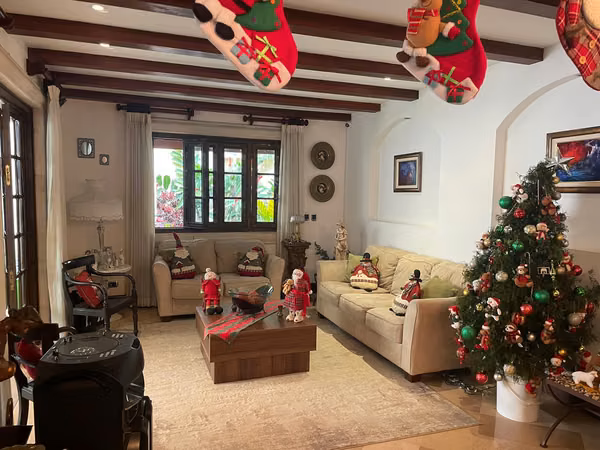 Venta de Casa en San Rafael de Escazú.