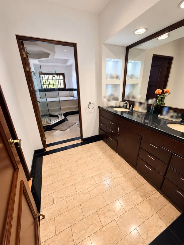 Venta de Casa en San Rafael de Escazú.