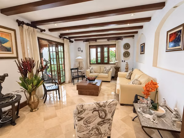 Venta de Casa en San Rafael de Escazú.
