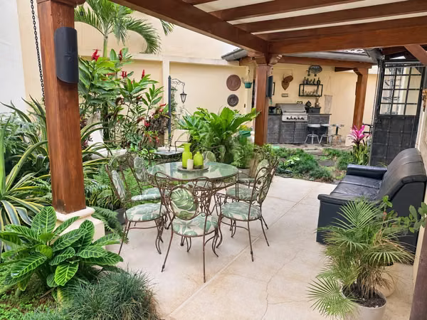 Venta de Casa en San Rafael de Escazú.
