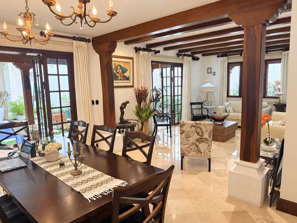 Venta de Casa en San Rafael de Escazú.