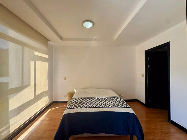 APARTAMENTO AMUEBLADO EN SANTA ANA