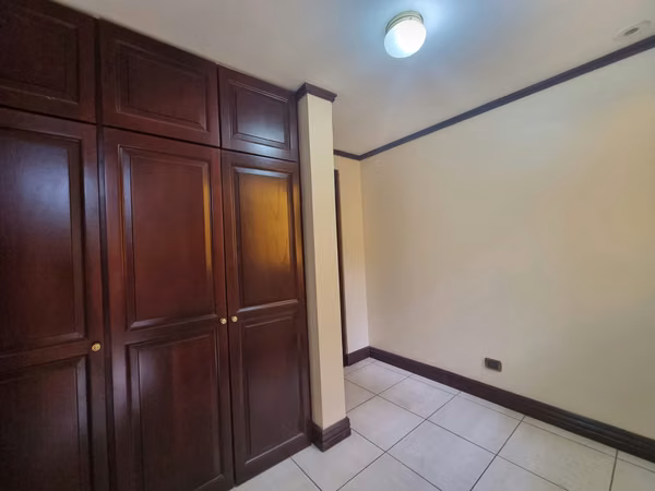 Se vende amplia San Antonio de Belén en Condominio 5 Dorm