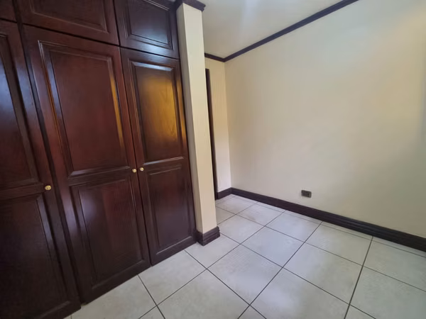 Se vende amplia San Antonio de Belén en Condominio 5 Dorm