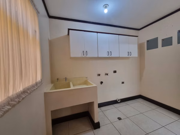 Se vende amplia San Antonio de Belén en Condominio 5 Dorm