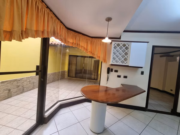 Se vende amplia San Antonio de Belén en Condominio 5 Dorm