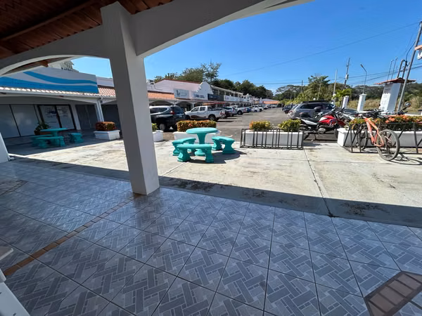 Venta de Local-Espacio Comercial en Playa Jacó