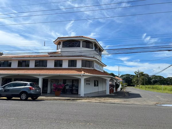 Venta de Local-Espacio Comercial en Playa Jacó