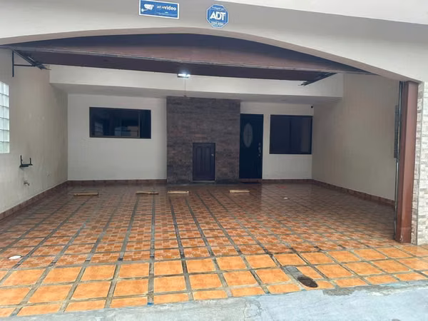 SE VENDE CASA EN RESIDENCIAL HEREDIA SAN FRANCISCO