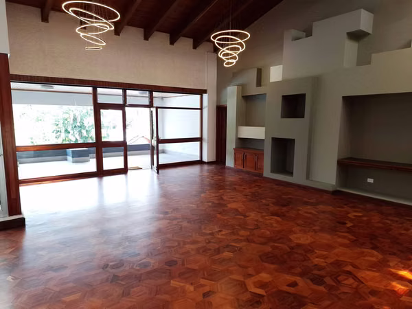 CASA EN ESCAZÚ. SAN RAFAEL. BELLO HORIZONTE.