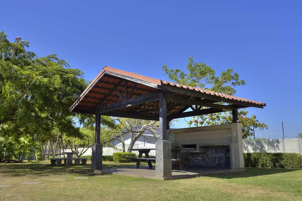 Venta de lote en la Guácima de Alajuela, Condominio Jardín Real