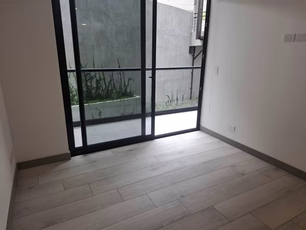 Alquiler apartamento con amplio balcón en condominio Núcleo Sabana