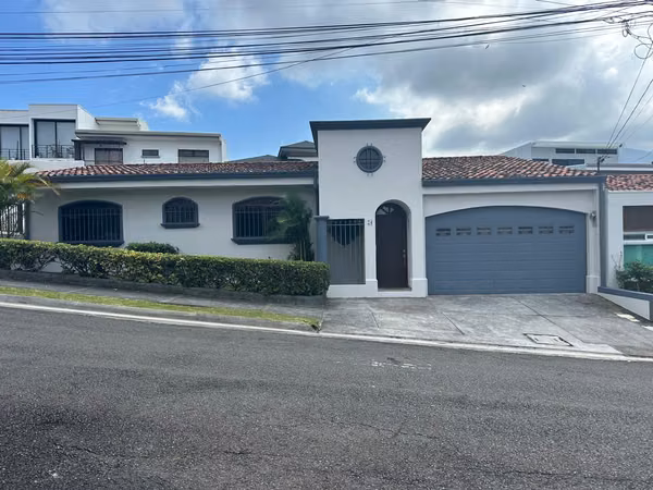 Venta de casa en Residencial Praderas del Sol Pozos Santa Ana