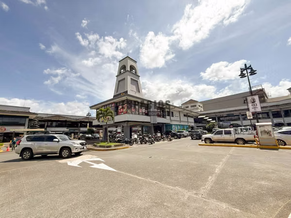 ALQUILER DE LOCAL COMERCIAL EN PLAZA ROHRMOSER