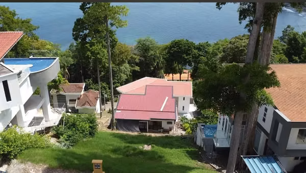 Venta de Casa de Playa Puntarenas Punta Leona | Frente al Mar | Lista para Habitar REBAJADA