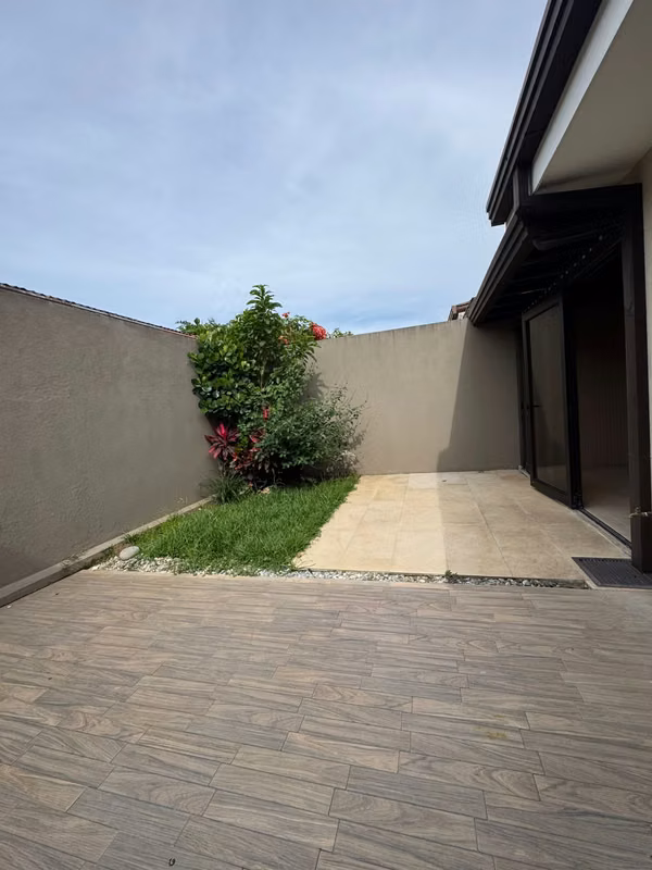 Casa en Parques del Sol - Financiada en Privado