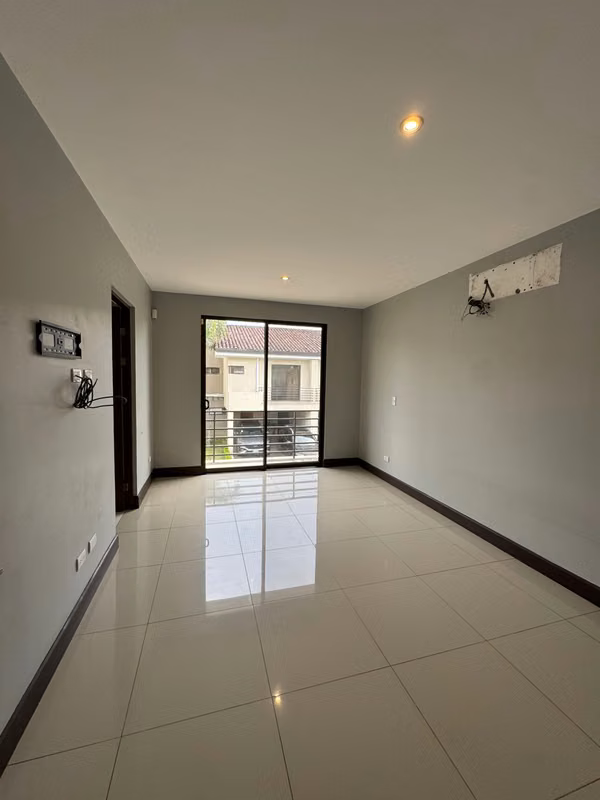Casa en Parques del Sol - Financiada en Privado