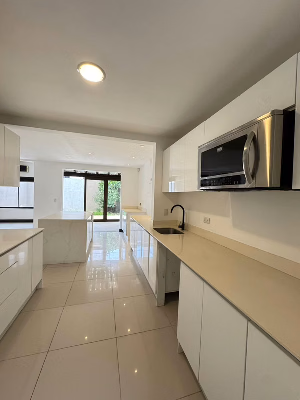 Casa en Parques del Sol - Financiada en Privado