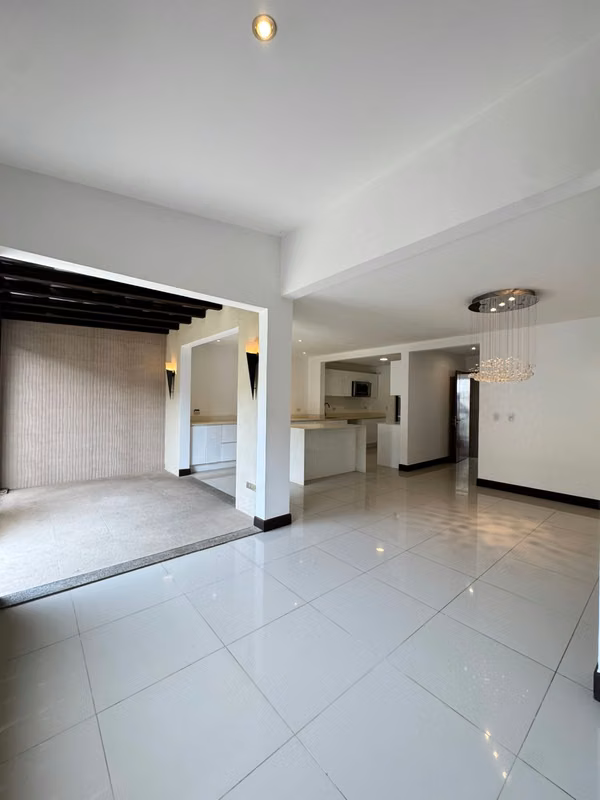 Casa en Parques del Sol - Financiada en Privado