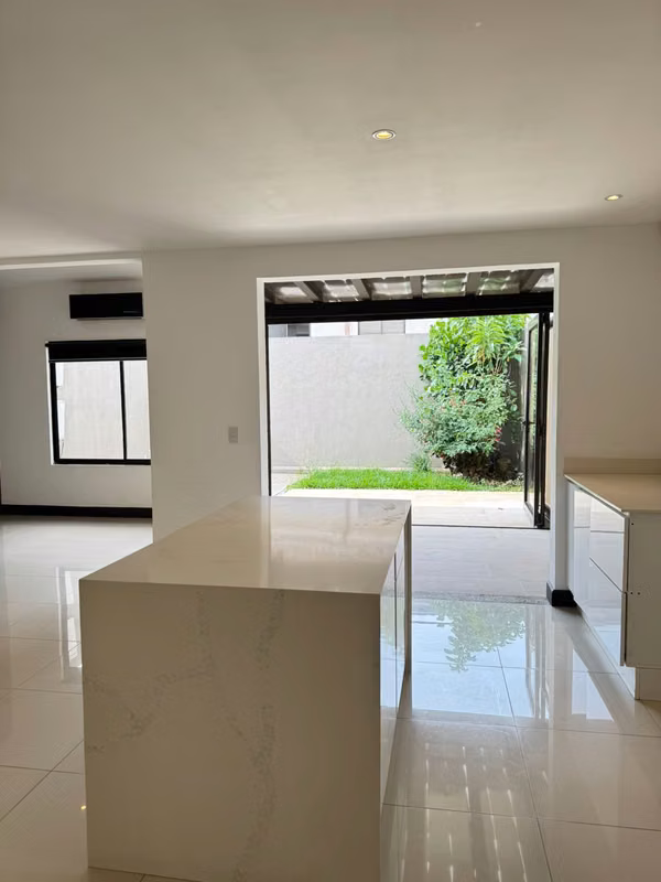 Casa en Parques del Sol - Financiada en Privado