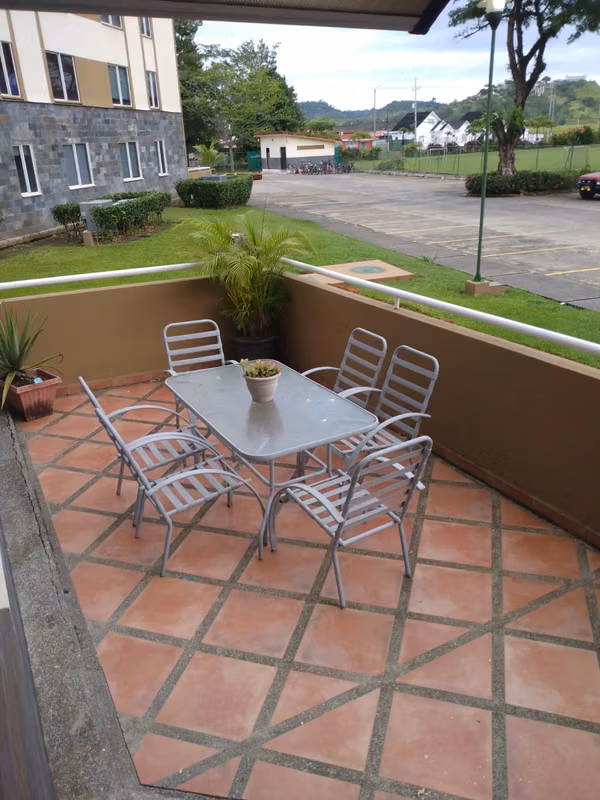 Venta Apartamento Amueblado Planta Baja a 150 m de la Playa, Jaco Puntarenas