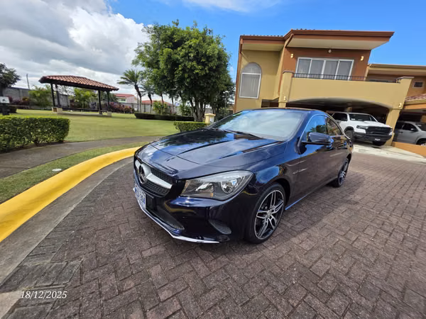MERCEDES-BENZ CLA180 IMPECABLE!!!