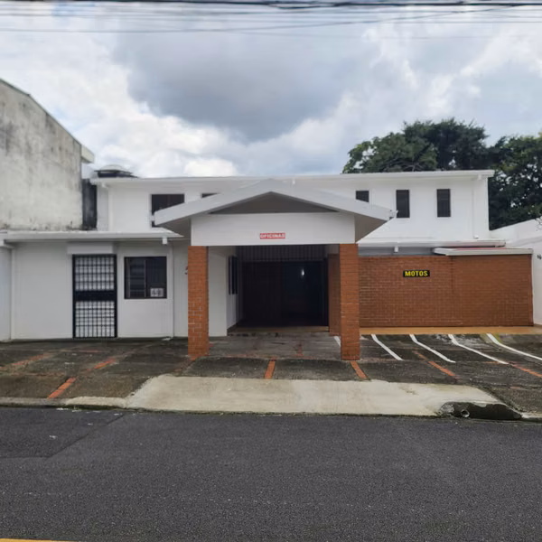 CASA CON 7 ESPACIOS DE OFICINA EN LOS YOSES