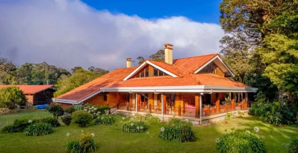 Lujosa y espaciosa casa rústica en El Tirol, San Rafael, Heredia