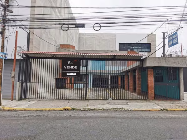 PROPIEDAD CON GRAN POTENCIAL Consultorios en venta, Avenida 1, San José