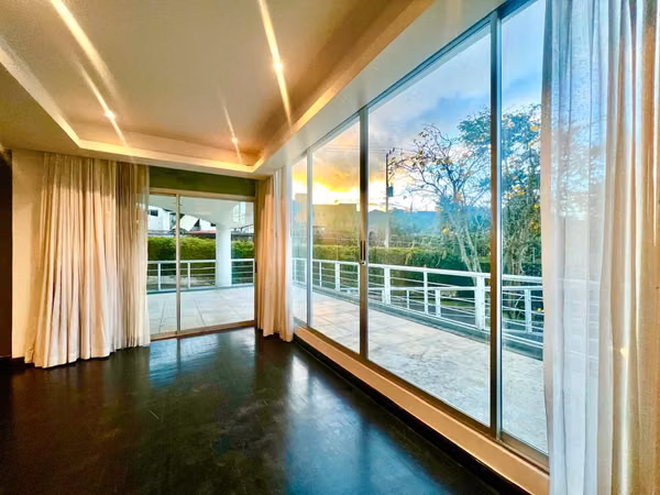 ESPECTACULAR APTO DE 194m2 EN TORRE EN EL CENTRO ESCAZU SAN RAFAEL.