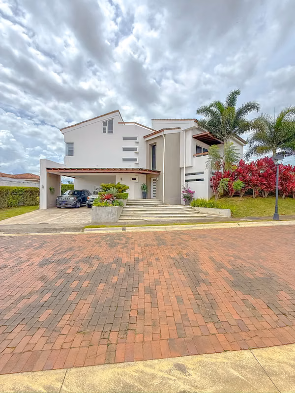 CASA EN VENTA | CONDOMINIO LA RIVIERA – LA CAÑADA, SAN RAFAEL DE ALAJUELA