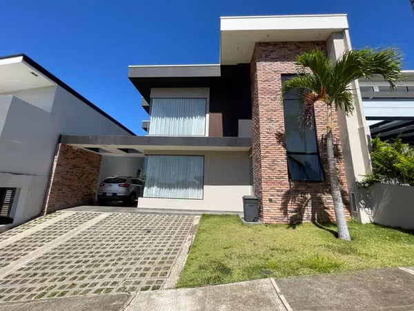 Hermosa casa en Venta – Espectacular condominio en Grecia.  26-1069