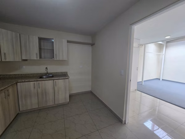 VENTA DE CASA DE DOS PLANTAS EN EL CORAZON DE TIBAS, SAN JOSE