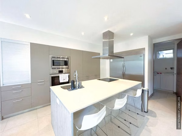 ALQUILER/VENTA DE CASA MODERNA EN CONDOMINIO, LINDORA
