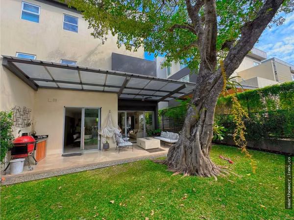 ALQUILER/VENTA DE CASA MODERNA EN CONDOMINIO, LINDORA