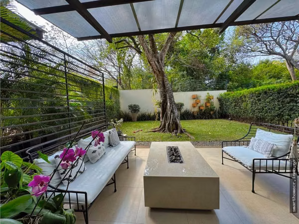 ALQUILER/VENTA DE CASA MODERNA EN CONDOMINIO, LINDORA